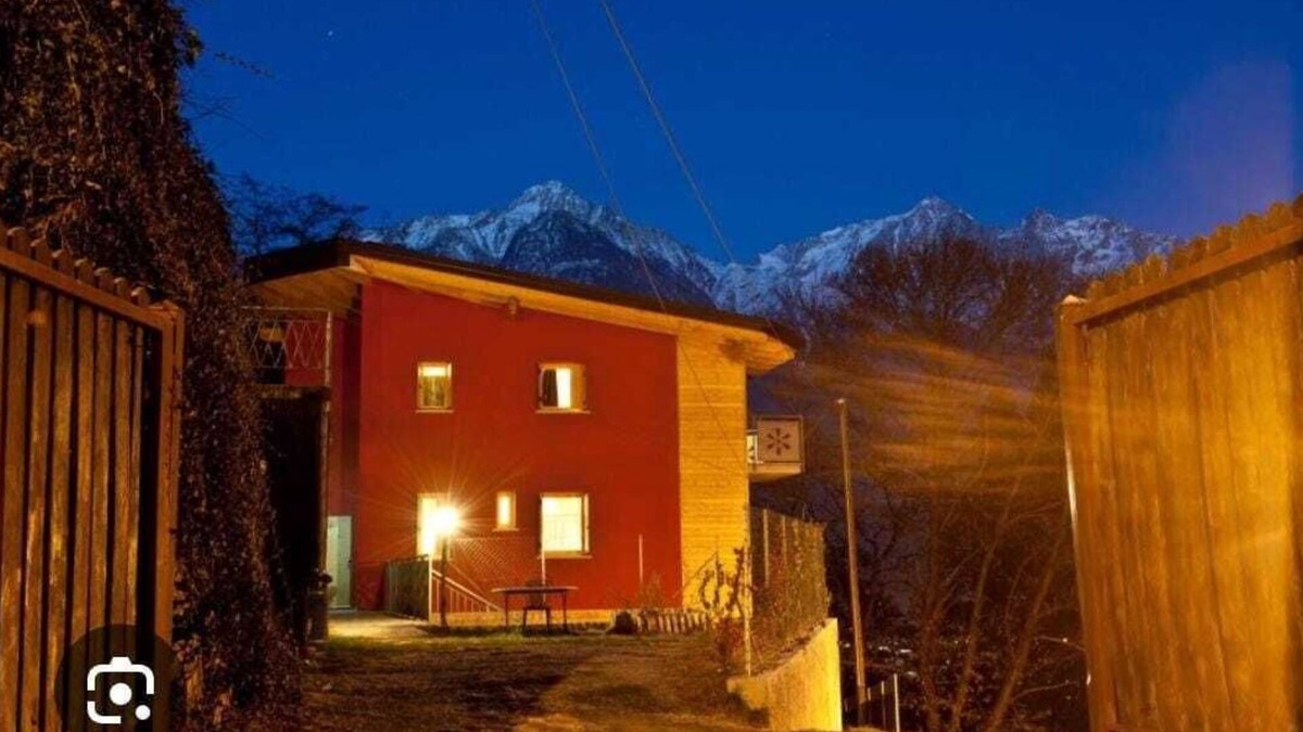 Edolo Bed & Breakfast | Villa Amaranta room & breakfast