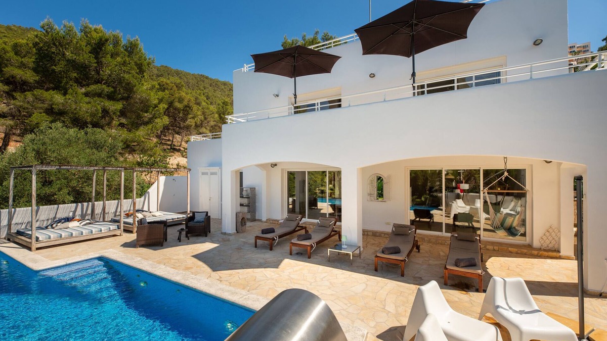 Santa Eulalia del Rio Villa | Villa 'Amarantos' with Mountain View, Wi-Fi and Air Conditioning