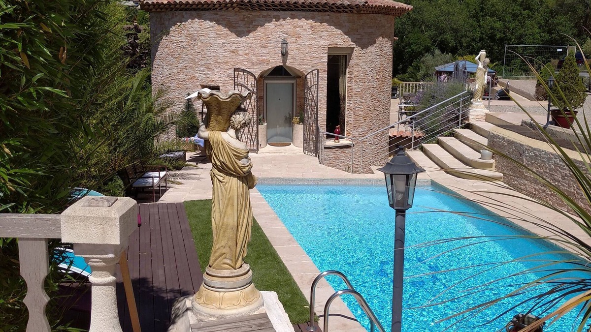 Vence Villa | VILLA AMAZING DECORATION WITH POOL AC WIFI