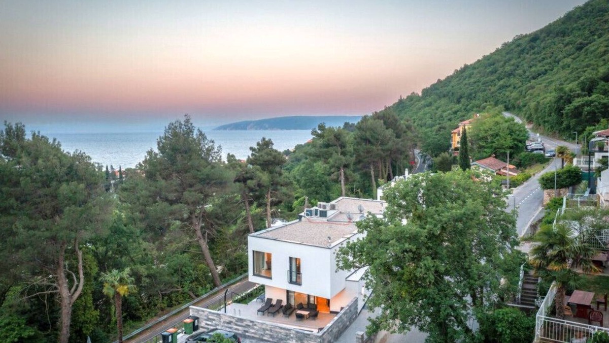 Obrs Villa | Villa Amelie by Villas Guide