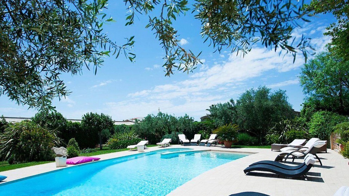 Modica Villa | Villa Ametista, fully refundable with voucher*: A characteristic and welcoming three-story villa in a quiet position, surrounded by the Sicilian countryside, with Free WI-FI.