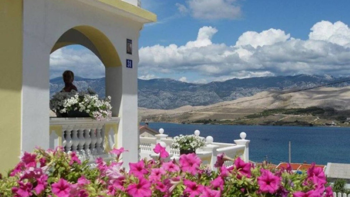 Pag Apartment | Villa Ana - Apartment with Terrace