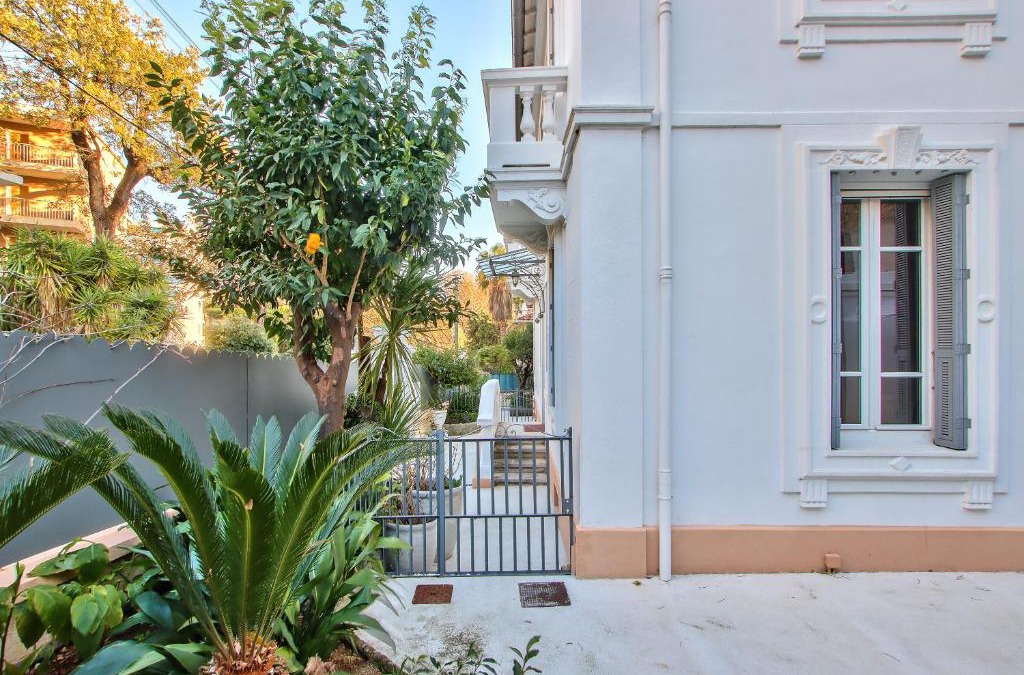 Fabron House | Villa Angelus