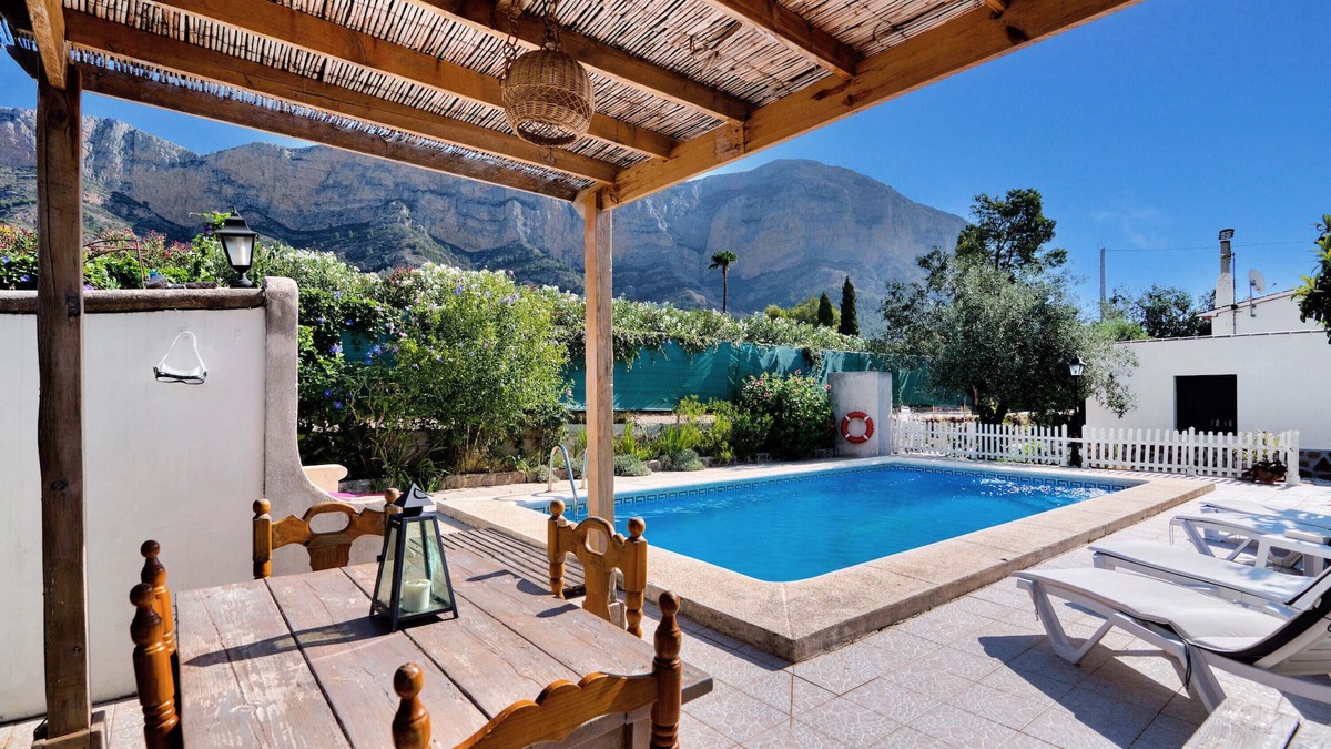 Ermita Villa | Villa 'Anna' with Mountain View, Wi-Fi and Air Conditioning
