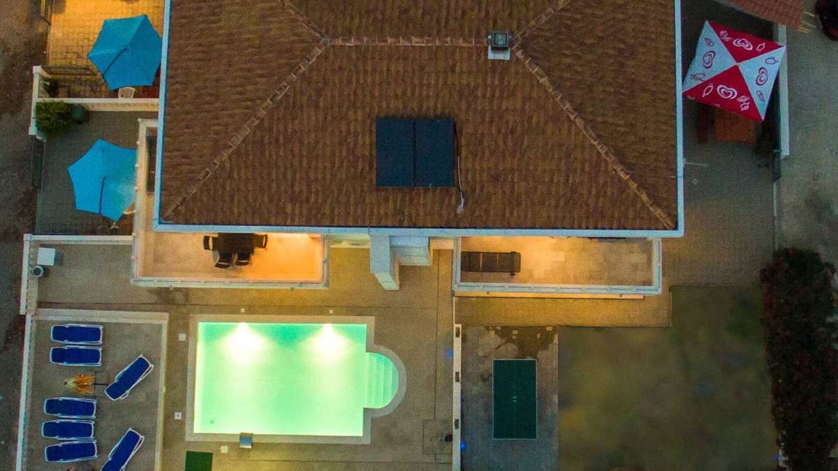 Novalja Villa | Villa Antonio No. 5, Luxury Apartment, 1st Floor, 3 Bedrooms, Pool, Big Balcony