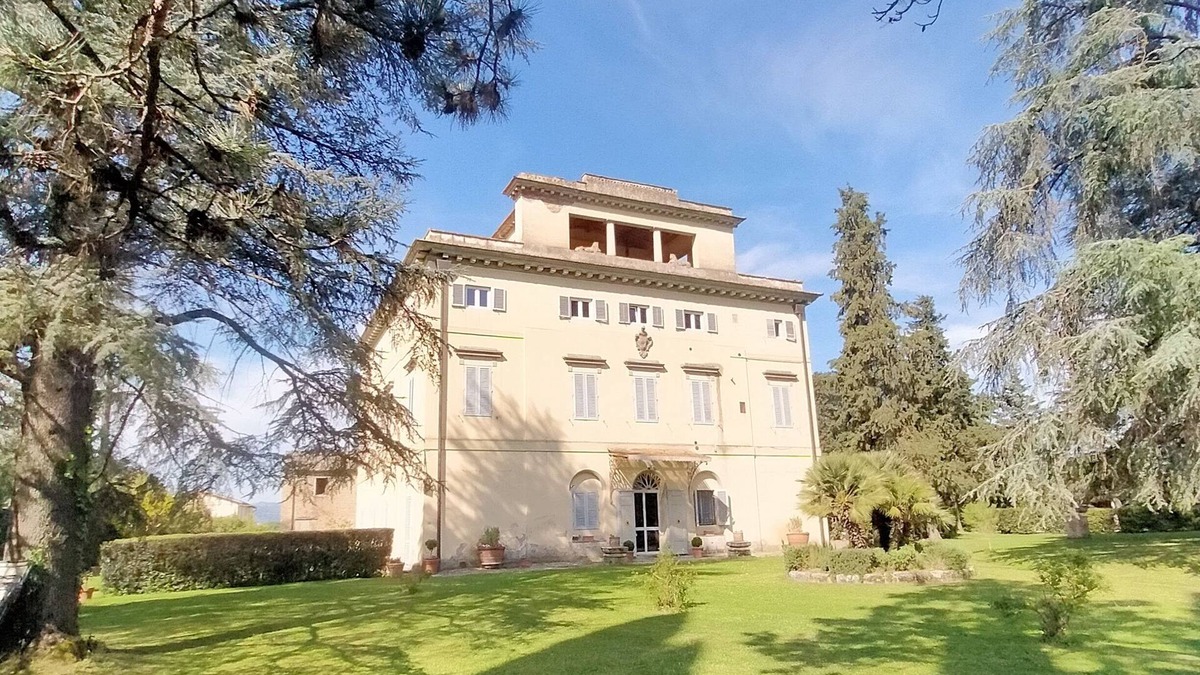 Bucine Villa | Villa apartment of 800, 6 beds, swimming pool private outdoor gazebo