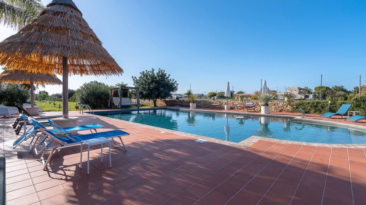 Syracuse Villa | Villa 'Apollonion' with Private Pool, Wi-Fi and Air Conditioning