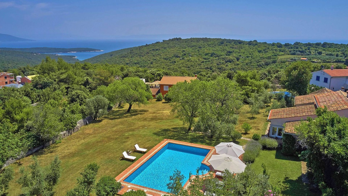 Kavran Villa | Villa Arbora * quiet location, 4000 m2 garden, private pool, free WiFi