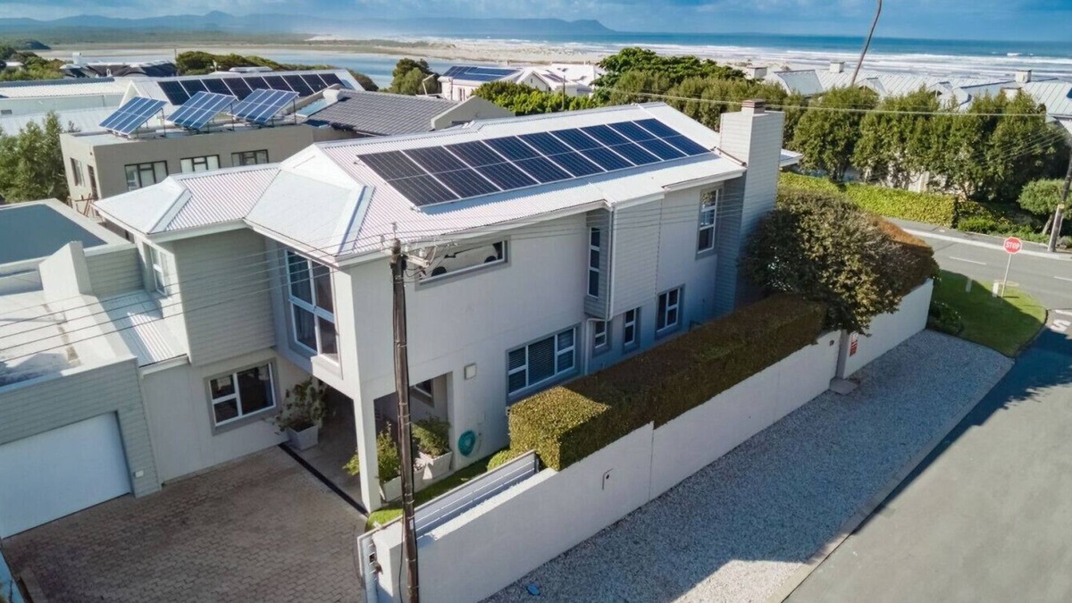 Voelklip Apartment | Villa Armonia | Grotto beach | Large sun deck with pool