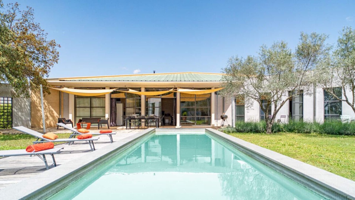 Villevieille Villa | Villa Art Déco - Stylish villa with extra long pool in Sommières