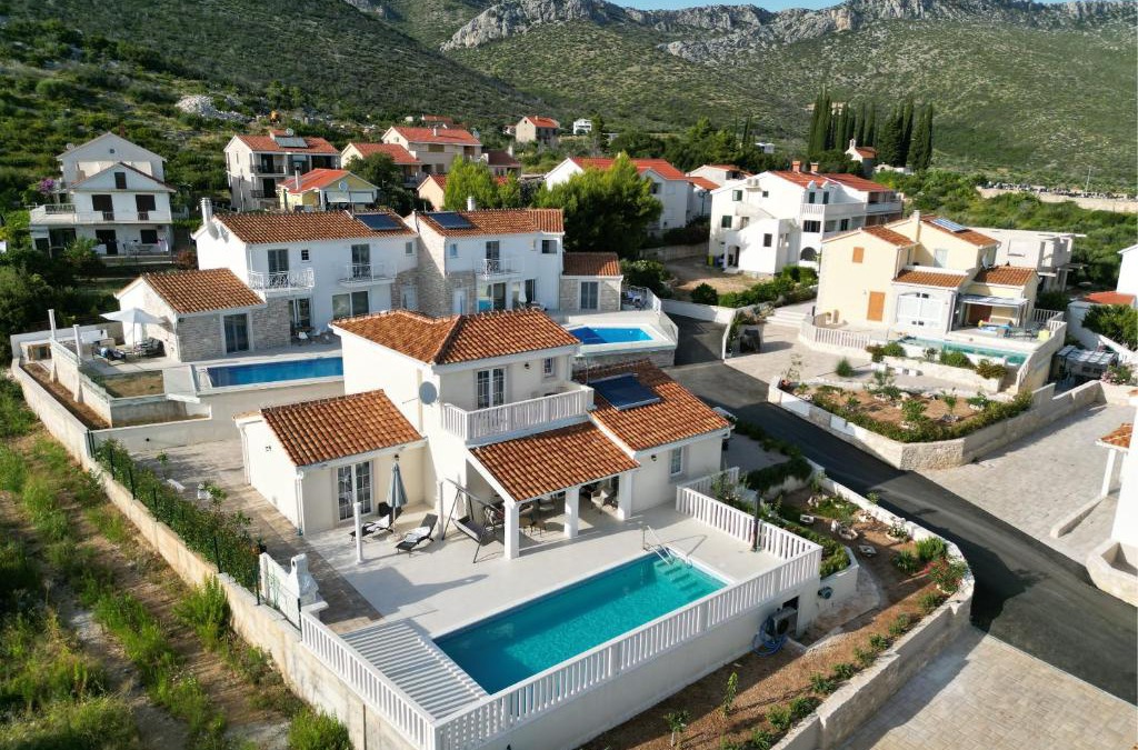 Stankovici Villa | Villa Aura