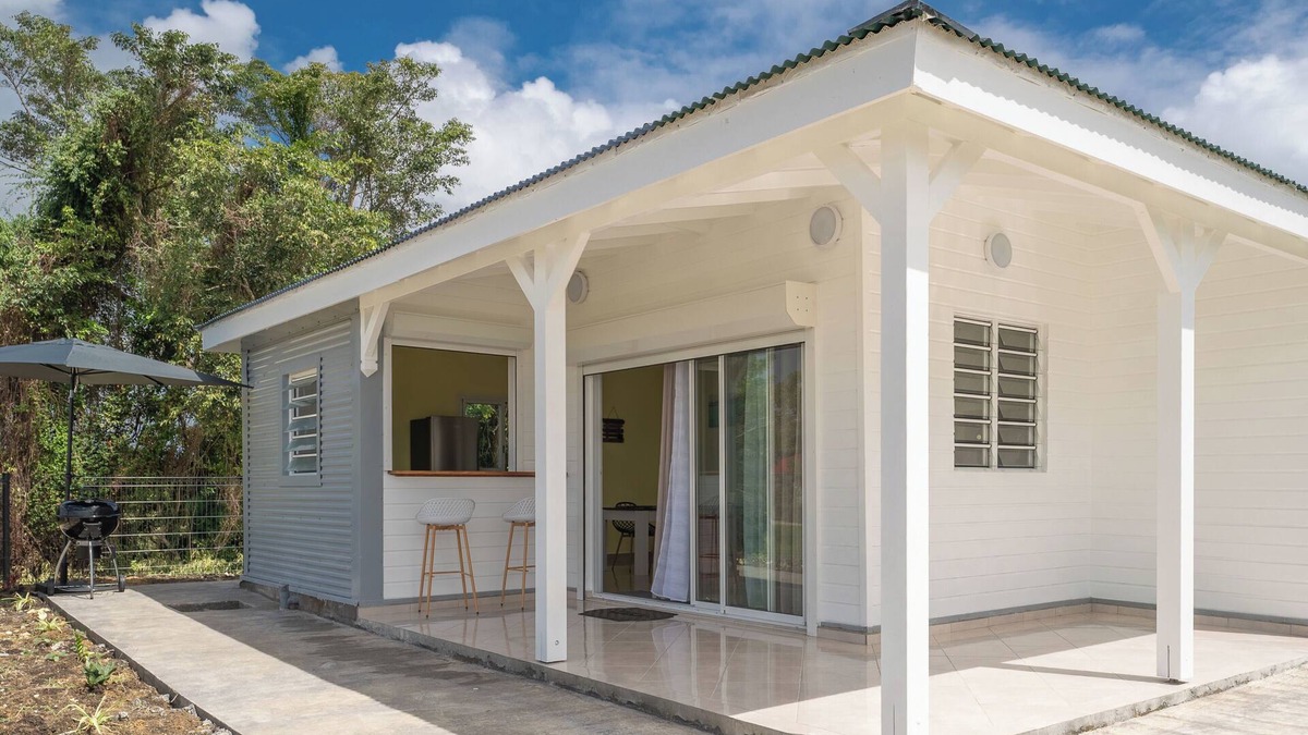 Grand-Bourg Villa | Villa Aura with great view and lush vegetation. Ideal for 4 people.