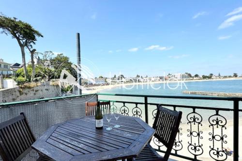 Larmor-Plage House | Villa authentique Vue mer 360 Les pieds dans l’eau