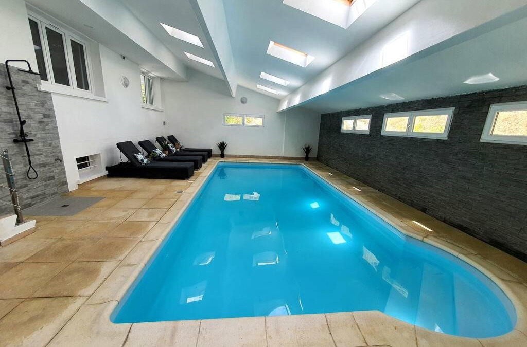 Auxerre Villa | Villa Auxerre luxe Piscine Intérieure proche Paris sans Vis-à-vis