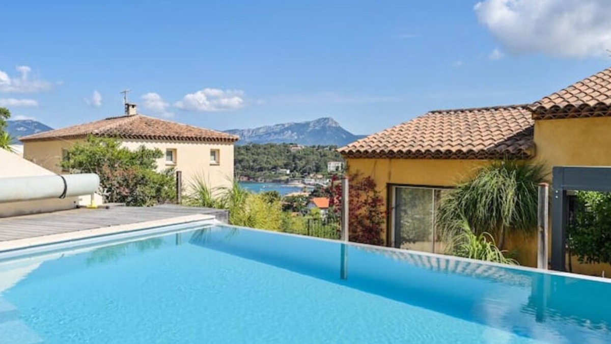 Le Pradet Villa | Villa avec piscine et terrain de pétanque, vue mer