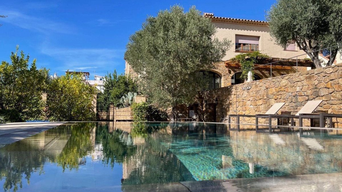 Begur Villa | Villa Azucena - Six Bedroom Villa, Sleeps 12
