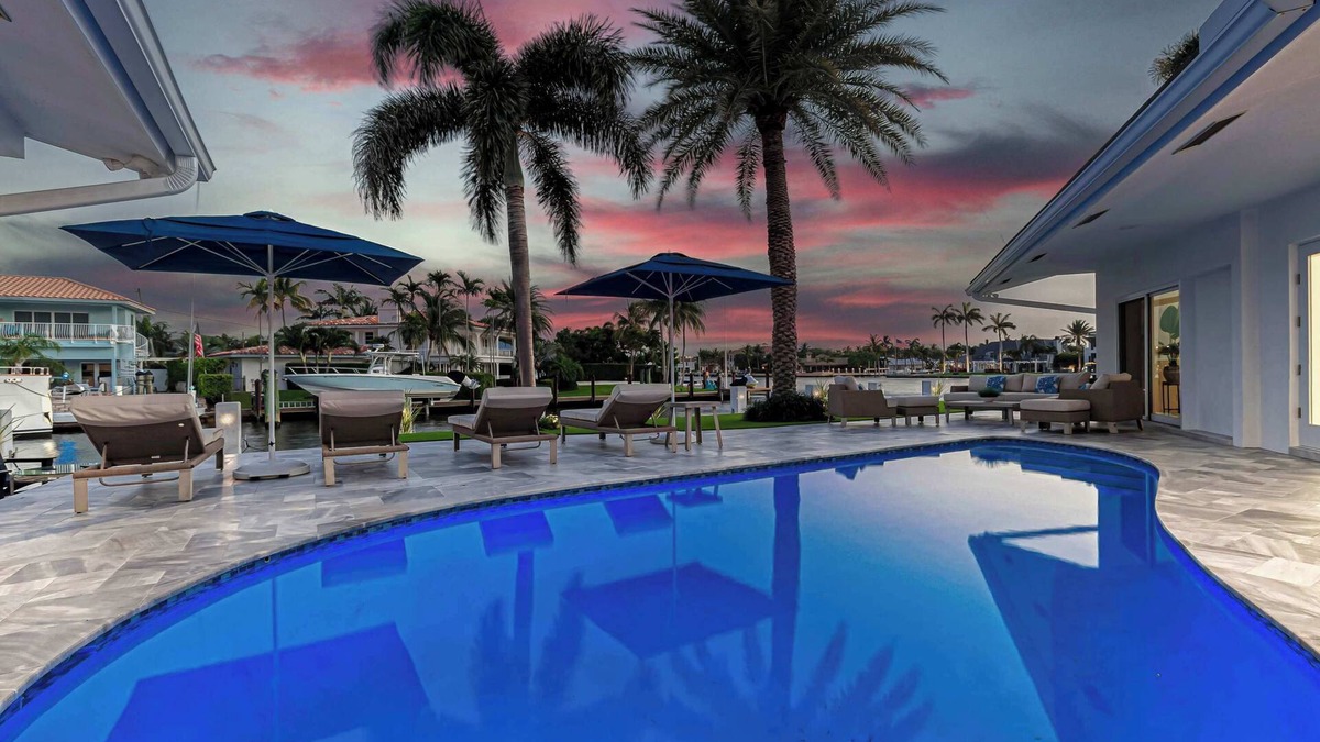 Bermuda Riviera House | Villa Azul – Coastal Oasis | 5-Min Walk to Beach & Waterfront Living