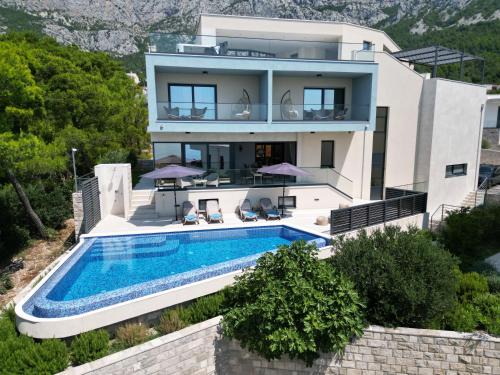Veliko Brdo Villa | Villa Bašak