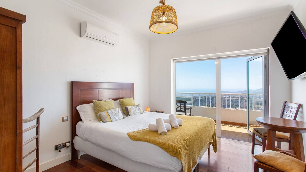 Santa Brigida Apartment | 'Villa bandama golf Galdar-06' with sea views, Wi-Fi and air conditioning