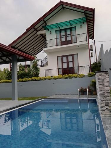 Hettimulla Cabin | Villa Barbara - Private Pool Villa in Ahungalla