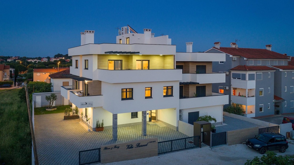 Gregovica Apartment | Villa Barmel Apartment with balcony (Apt 2)