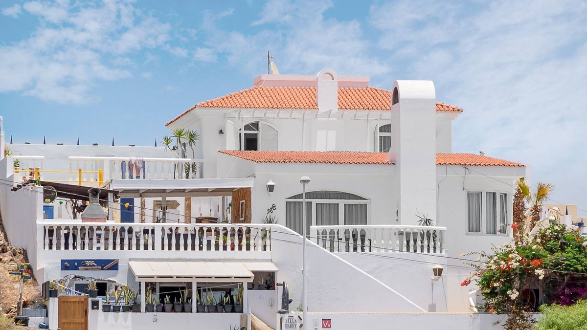 Tarajalejo Villa | Villa Barry - Spacious Villa, Sea Views, Swimming Pool, Private Bar
