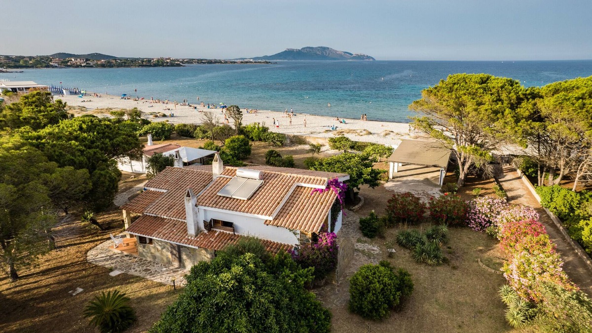 Pittulongu Villa | Villa Bay Pine - direct access to Pittulongu beach, wi-fi