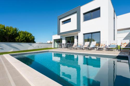 Atalaia Villa | Villa Beach and Friends with ocean view