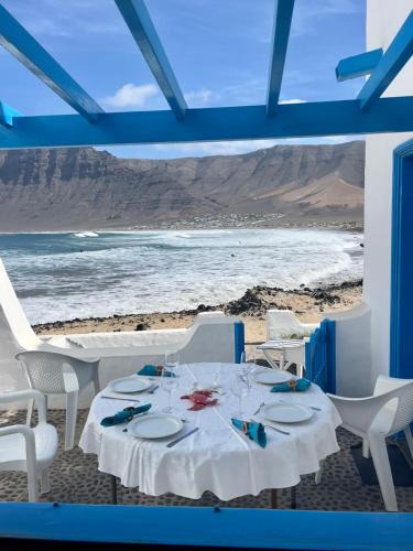 Caleta de Famara House | Villa Beachfront Famara
