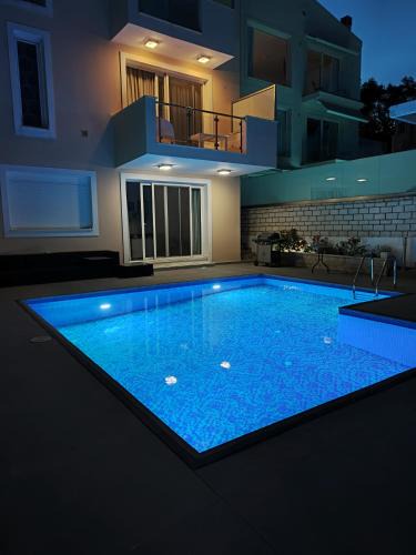 Perama Villa | Villa Beata