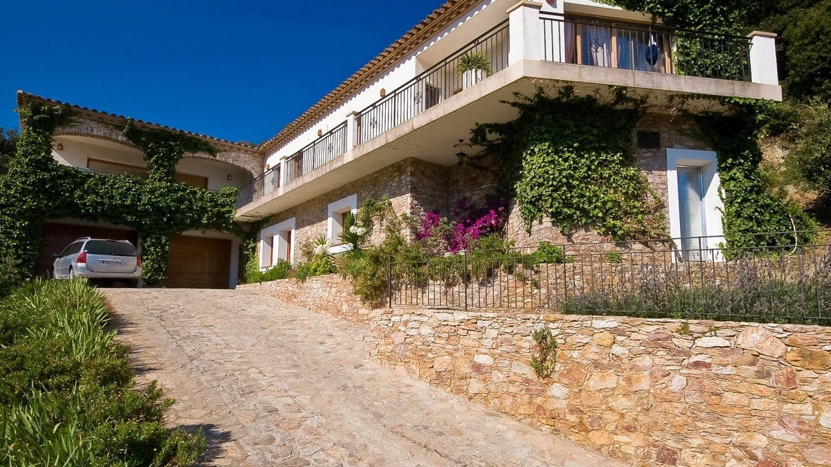 Begur Villa | Villa Begur, Villa Begur, 6 bedrooms, own pool, amazing views