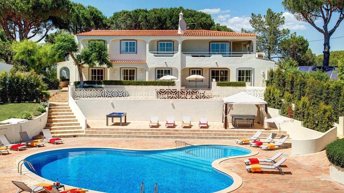 Figueiral Villa | Villa Beirais by Villa Plus