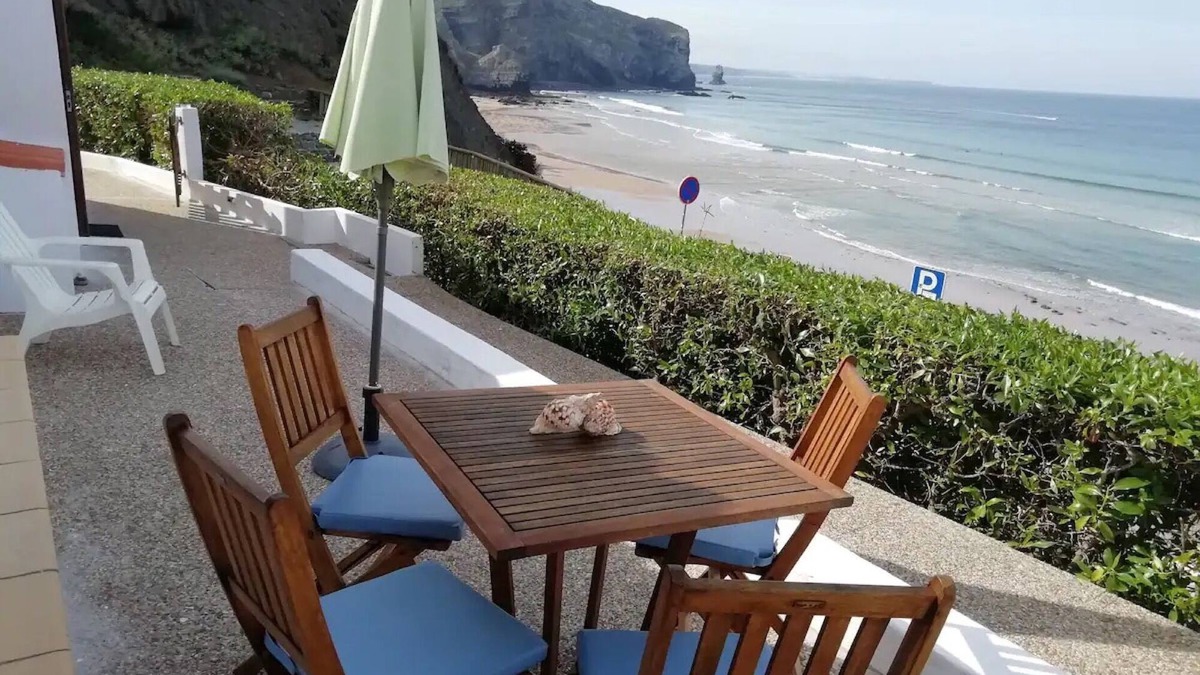Aljezur Villa | Villa "Bela Vista" near Beach with Private Terrace & Wi-Fi