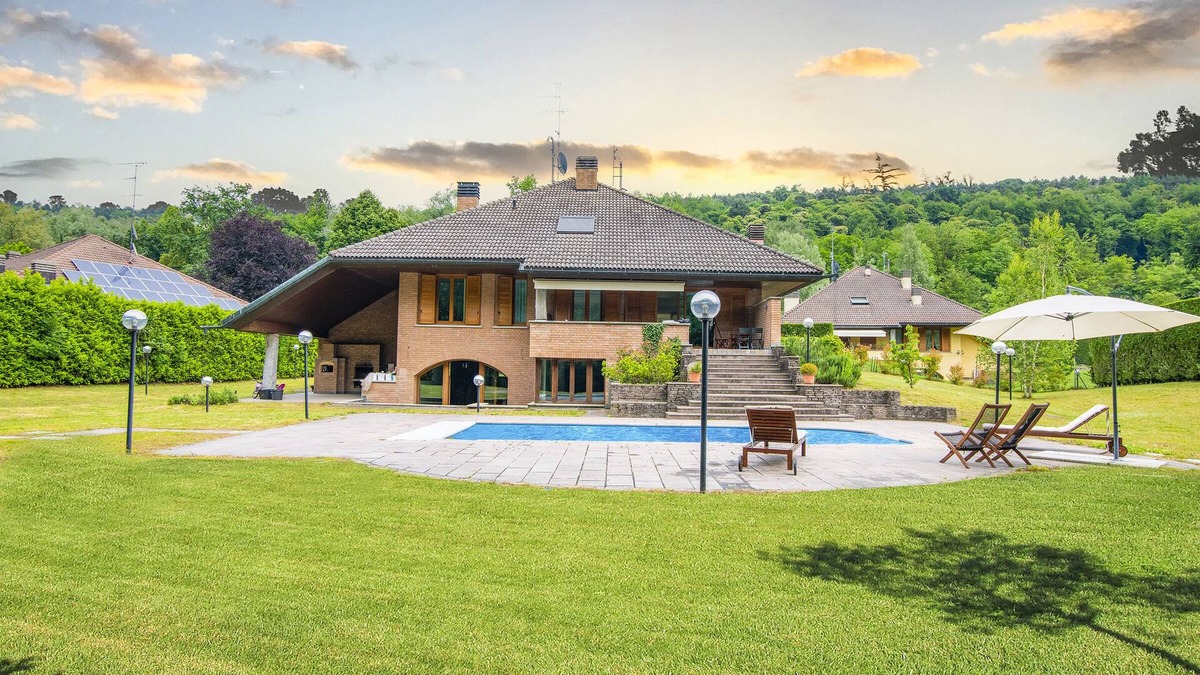 Corgeno Villa | Villa Bella Elena Private Swimming Pool, Vergiate, Italy