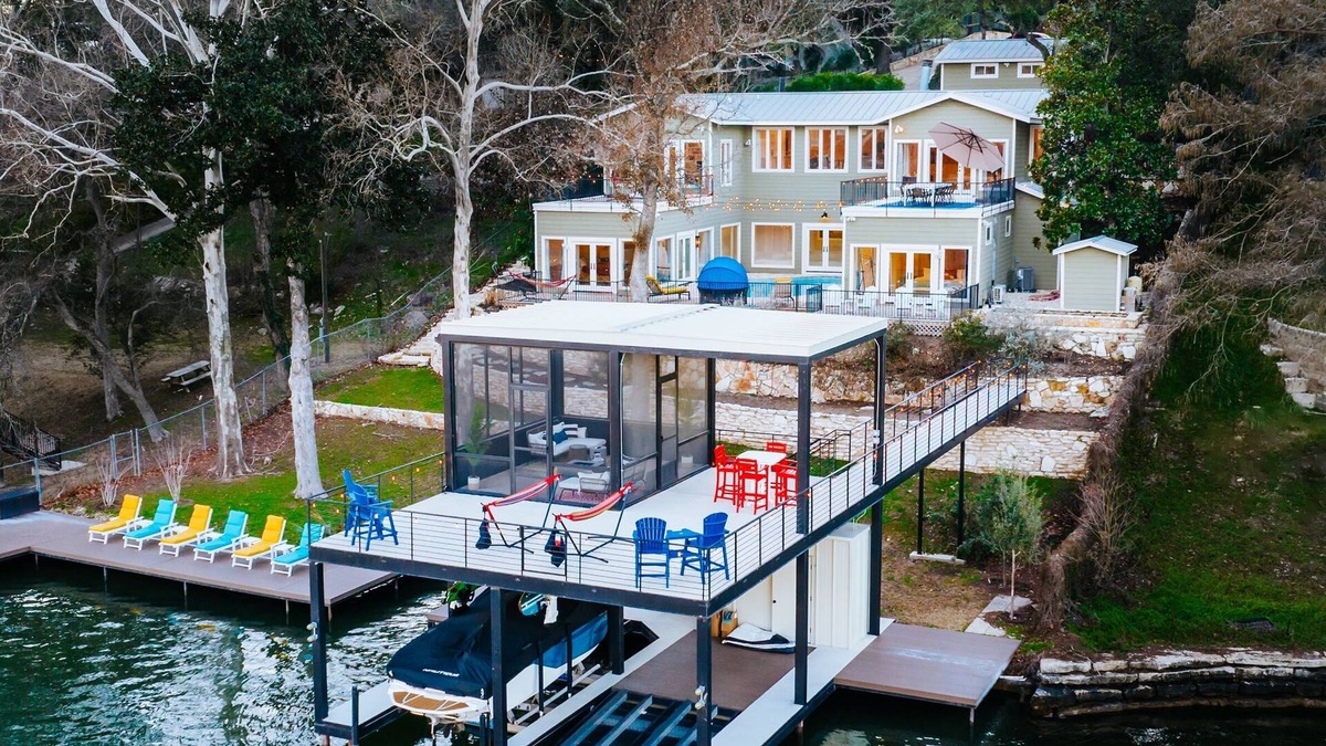 Lakeshore Addition House | ~Villa Bella Vista~ Luxury on Lake Austin