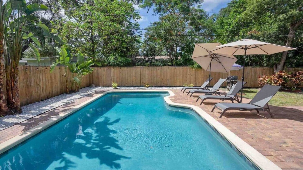 Largo Apartment | Villa Bella with Heated Pool