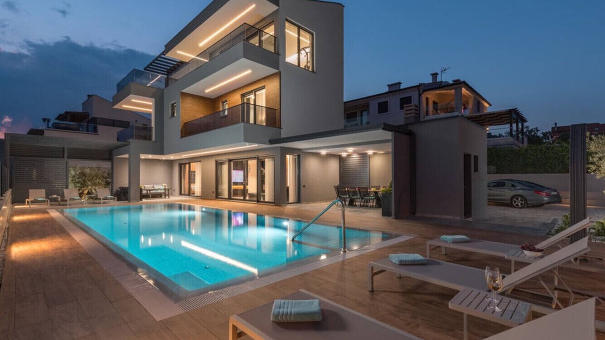 Fazana Villa | Villa Bellatrix in Fažana with beach front and sea view