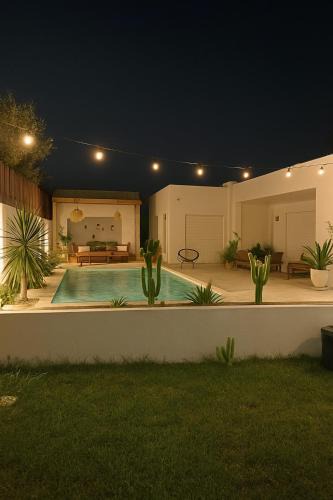 Aghir Villa | Villa Benbienn piscine iptv Billard américain wifi illimité très bon emplacement