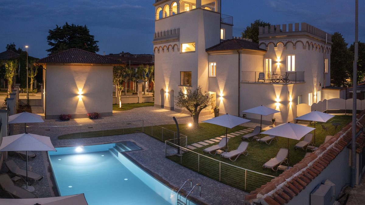 Narzole House | Villa Bernasconi - camere e ristorante -