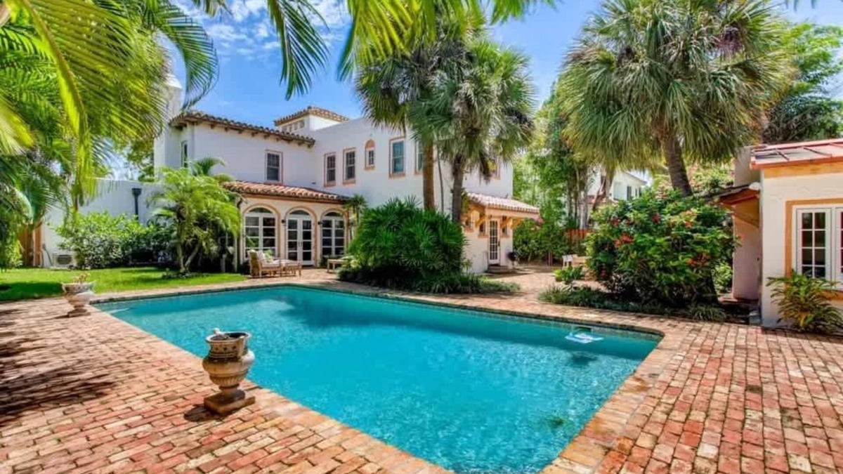 Parker Ridge House | Villa Blanca - Lush Serenity in a Classic Mediterranean Revival Villa