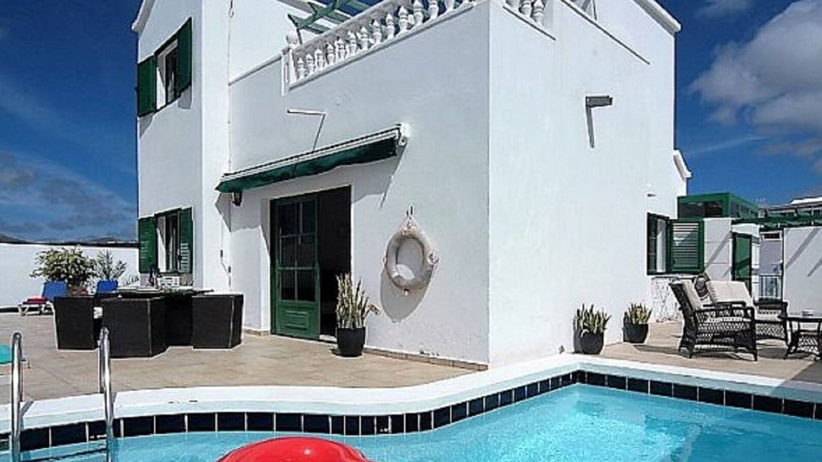 Puerto del Carmen Villa | Villa Blue skies 2, villa with private pool, 10 minute walk to beach/main strip