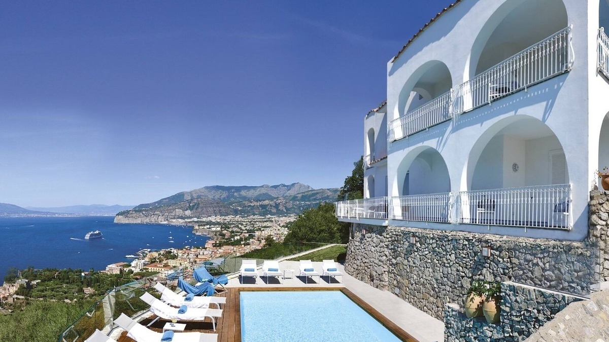 Sorrento Historic Centre Villa | VILLA BLUMARINE - Six Bedroom Villa, Sleeps 12