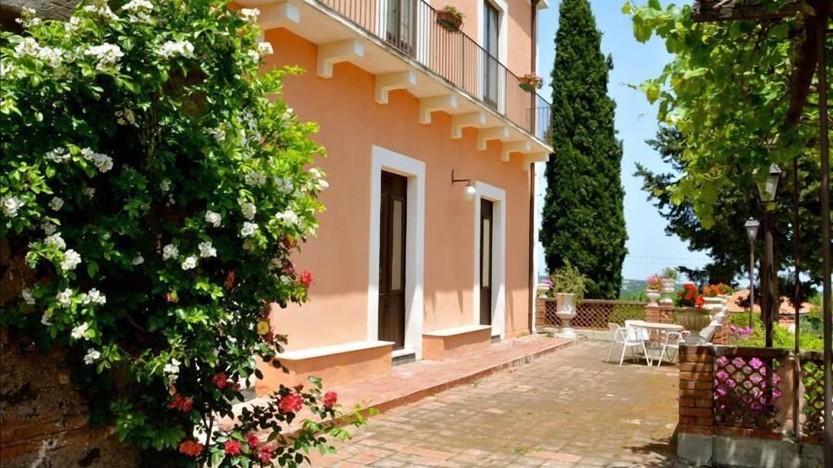 Viagrande House | Villa Bonaccorso - La Dimora An oasis of tranquility immersed in nature in the foothills of Mount Et