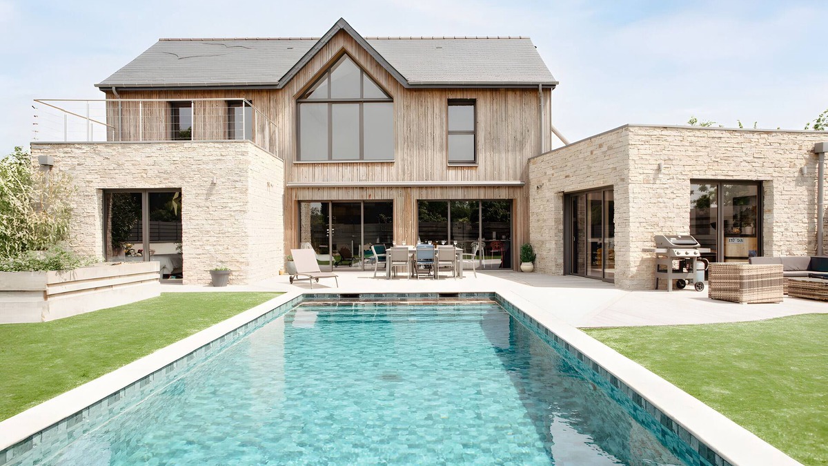 Saint-Cast-le-Guildo Villa | Villa 'Breizh'ome' with Private Pool, Private Terrace and Wi-Fi