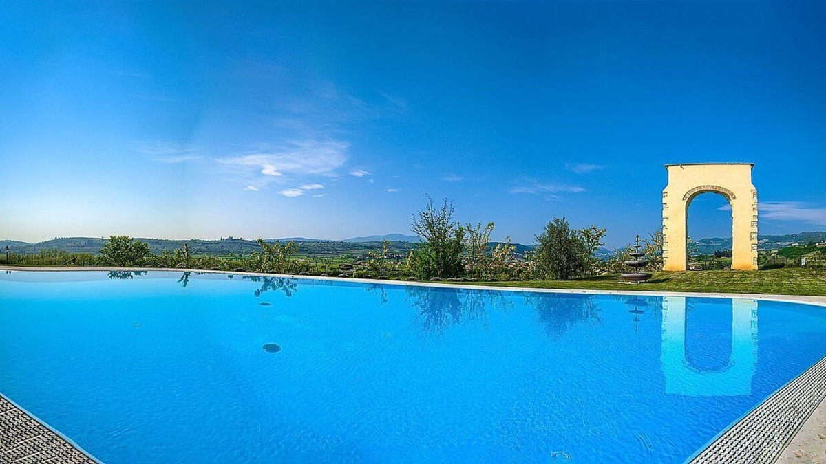 Pedemonte Villa | Villa Brunilde: A charming three-story villa situated in a quiet location on the hills of Valpolicella, surrounded by the greenery and the Amarone vineyards, with Free WI-FI.