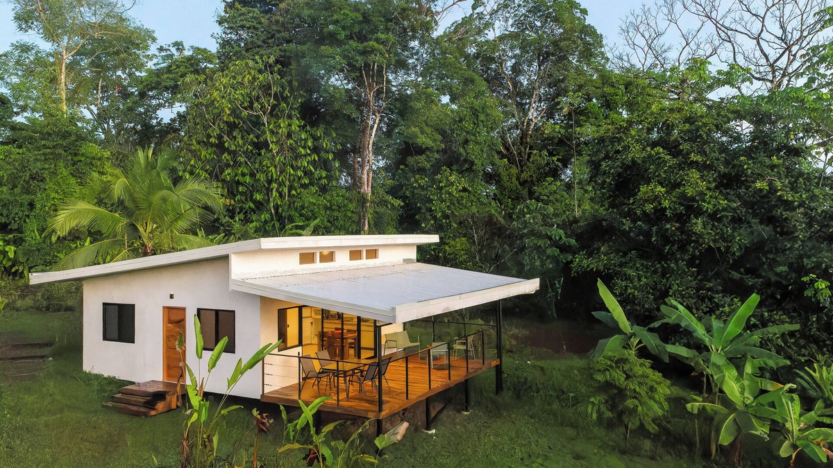 Puerto Jimenez Villa | Villa Bruno – Handcrafted Jungle Hideaway Powered by the Sun – Wifi & Hot Water