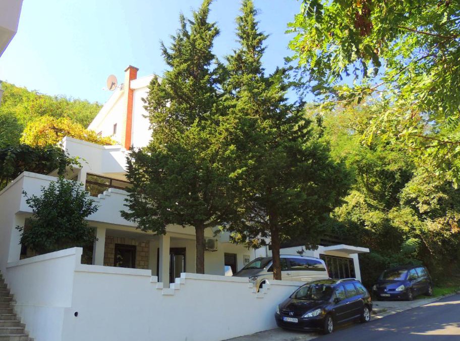 Bijeli do House | Villa Budvanka Guesthouse