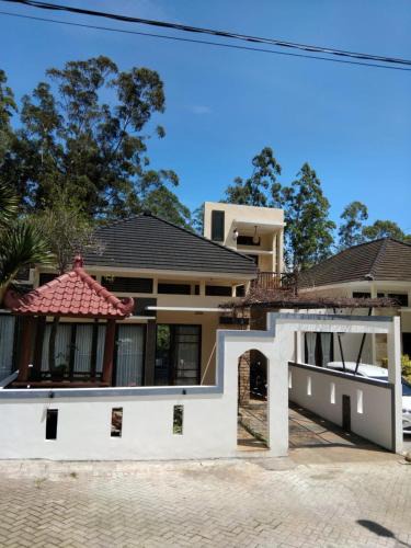 Sidomulyo Villa | Villa Bungas Kusuma Pinus M92