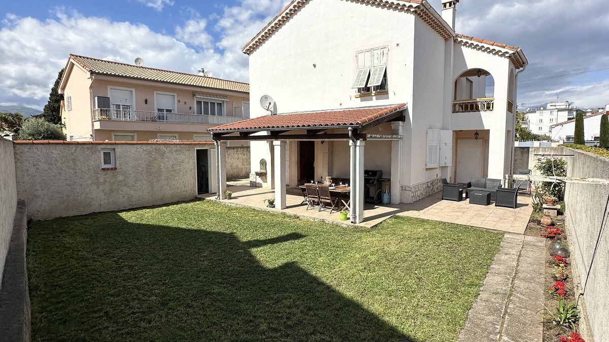 Villeneuve-Loubet Villa | Villa by the sea