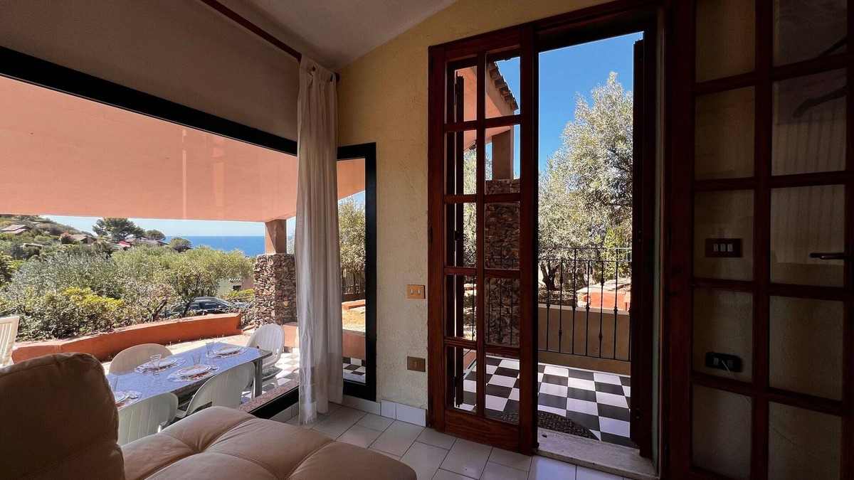 Villaggio delle Mimose Villa | Villa by the sea beach walk